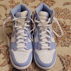 Nike High-Top Sneakers in Blue and White. Size 10